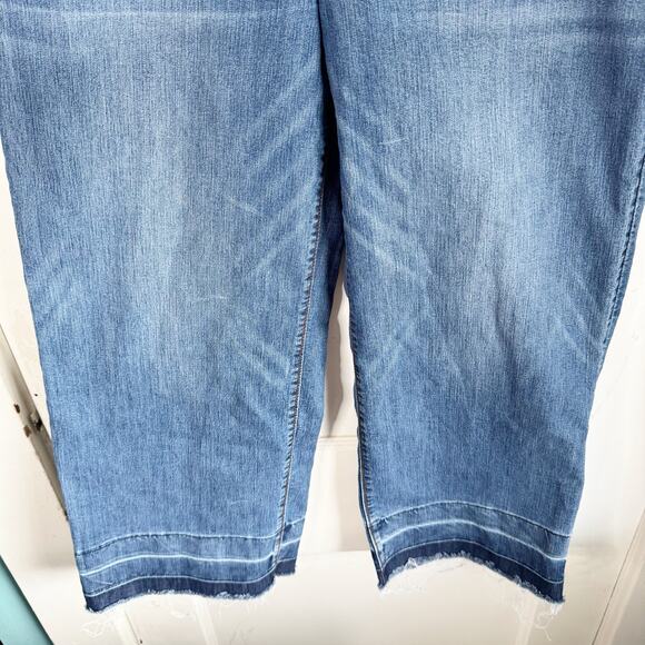 LOFT Ann Taylor Wide Leg Cropped Released Raw Hem Jeans Size 31 / 12 Stretch - Picture 3 of 11